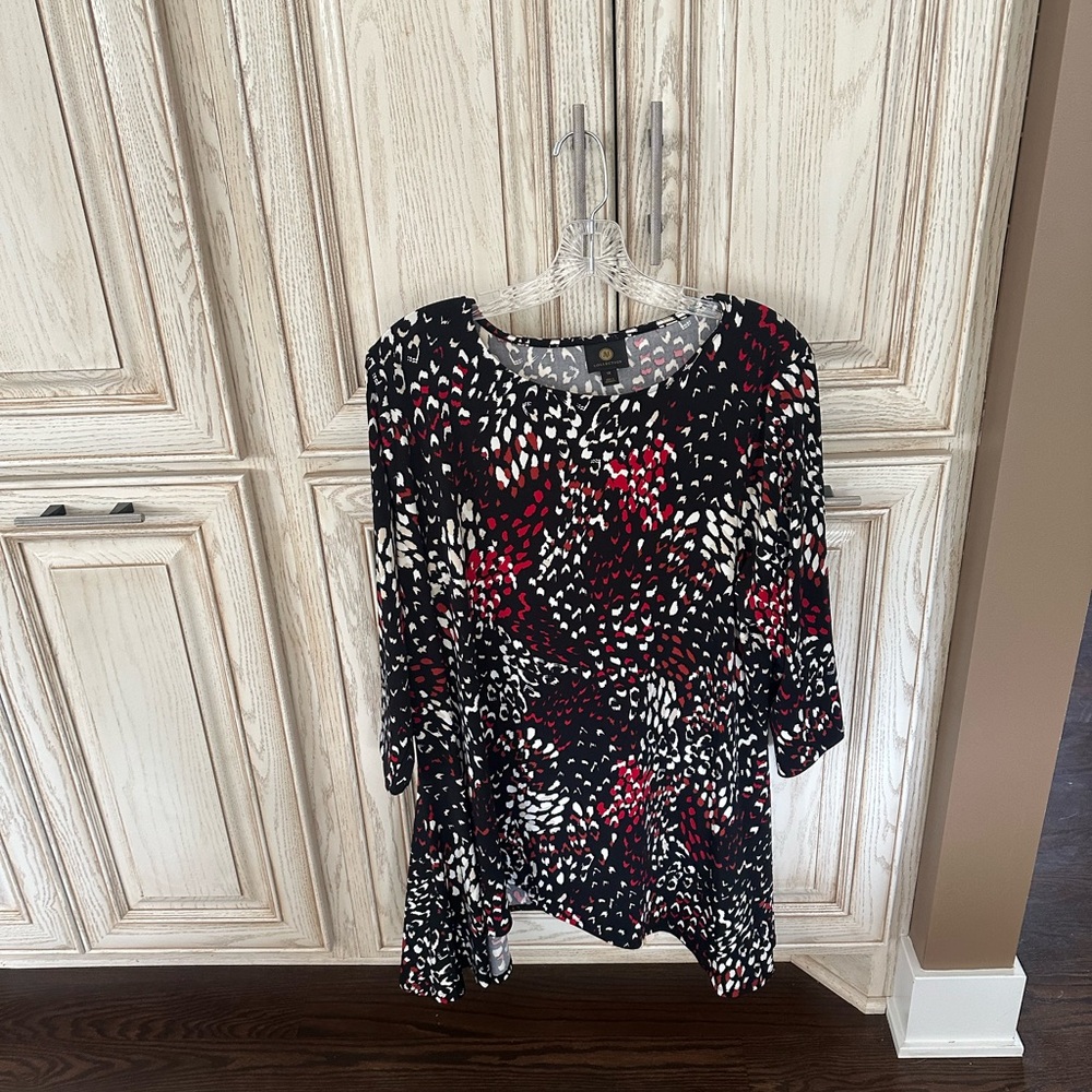 JM Collection Printed Swing Top featuring a longline silhouette